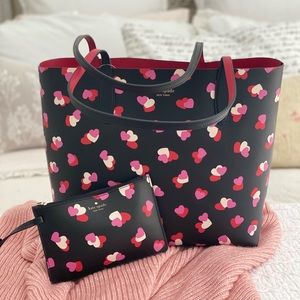🆕 KATE SPADE | Flutter Hearts Reversible Tote  Reversible Detachable Wristlet